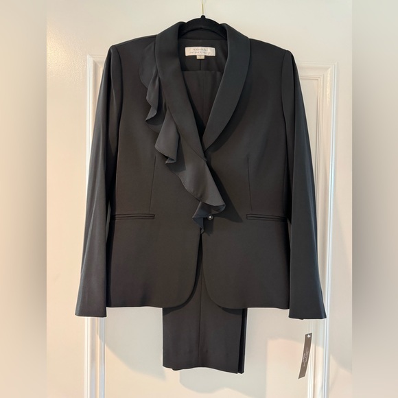 Tahari black pant suit with front ruffle - Picture 1 of 3